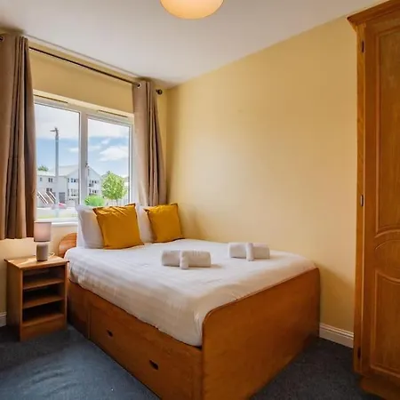 72 - Large Three Bed With Parking Apartmán Galway