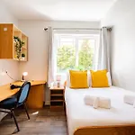 72 - Large Three Bed With Parking * Galway