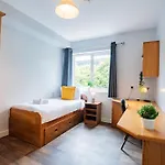 72 - Large Three Bed With Parking * Galway