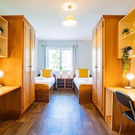 Appartamento Large Three Bed With Parking *
