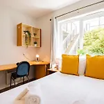 アパート 72 - Large Three Bed With Parking ゴールウェイ