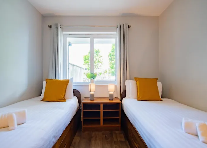 公寓 72 - Large Three Bed With Parking *